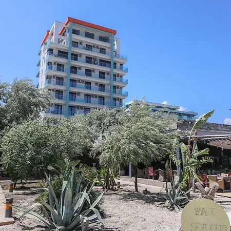 Green Marina Studio 13 Summerland Apartment Mamaia Exterior photo