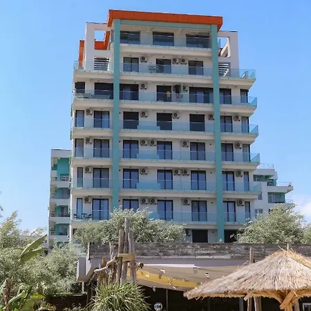 Green Marina Studio 13 Summerland Apartment Mamaia Exterior photo