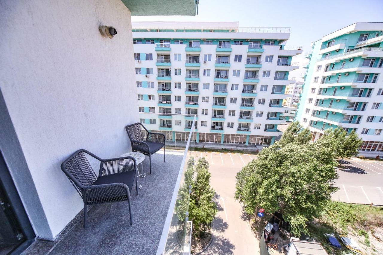 Green Marina Studio 13 Summerland Apartment *